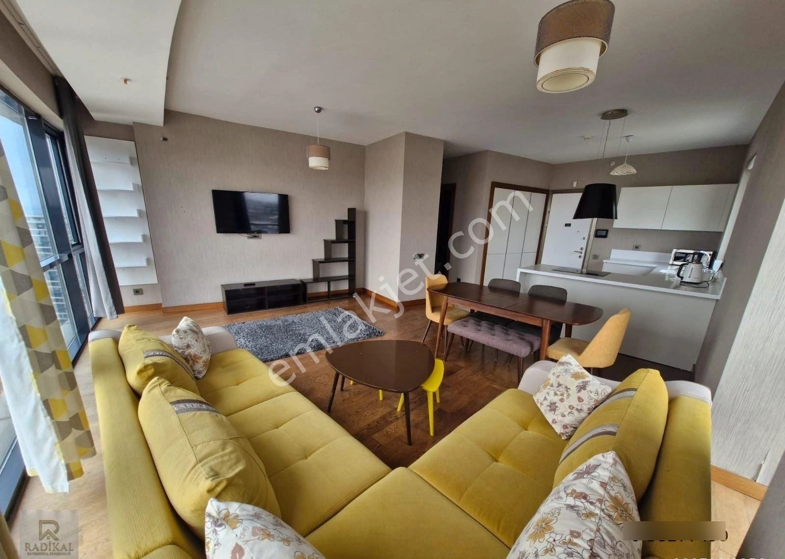 İncek Prestij Konutlarında E Blok 28. Katta Full Mobilyalı Eşsiz Manzaralı 2,5+1 Suit Daire ........