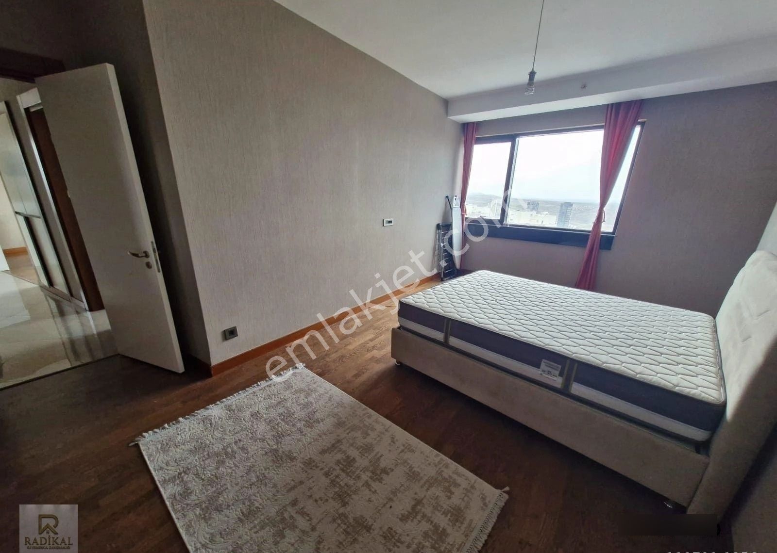 İncek Prestij Konutlarında E Blok 28. Katta Full Mobilyalı Eşsiz Manzaralı 2,5+1 Suit Daire ........ - Görsel 11