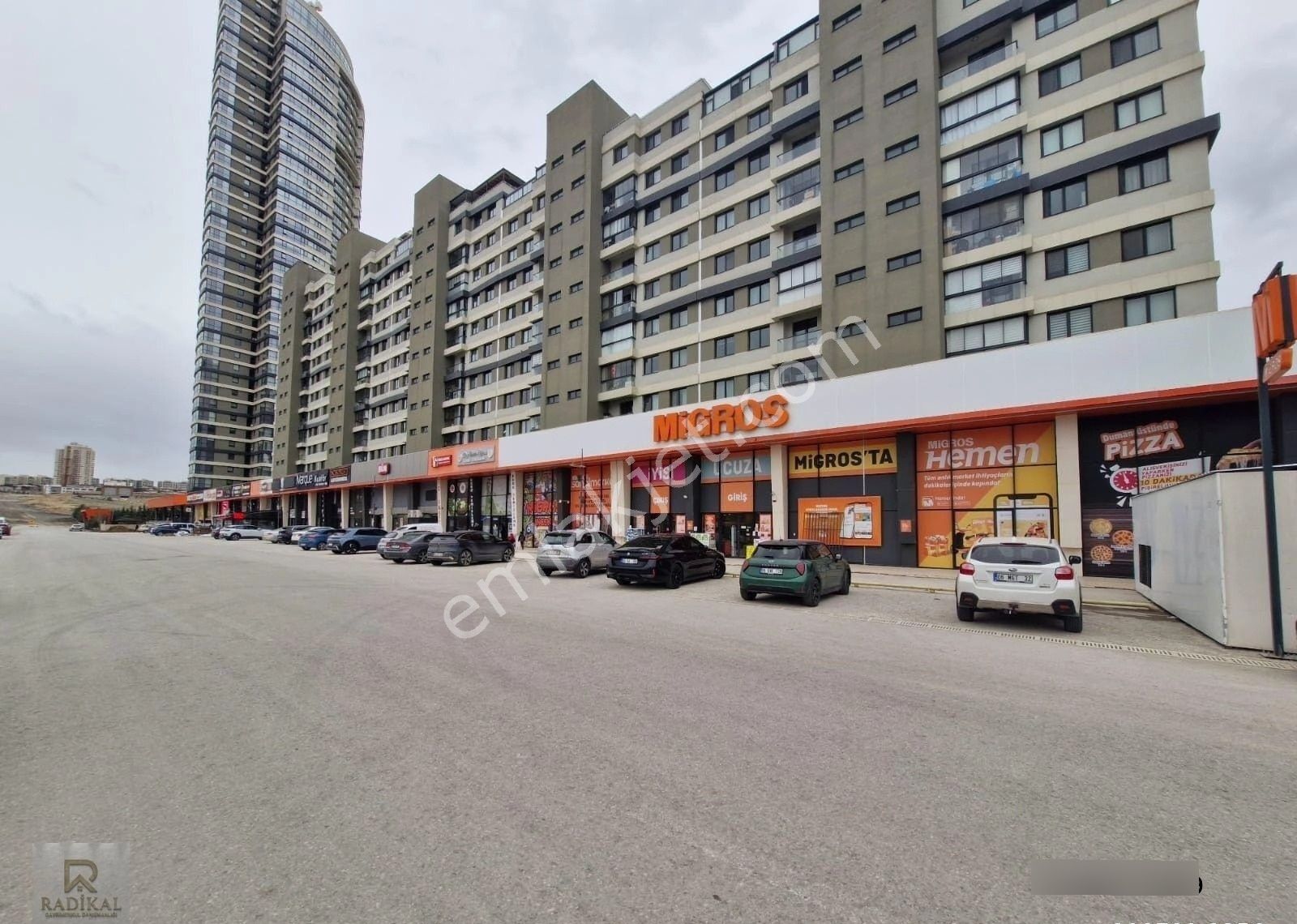 İncek Prestij Konutlarında E Blok 28. Katta Full Mobilyalı Eşsiz Manzaralı 2,5+1 Suit Daire ........ - Görsel 14