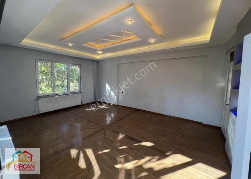 Cumhuriyet Caddesinde Satlık Üçüncü Kat 4 + 1 Daire - Görsel 11