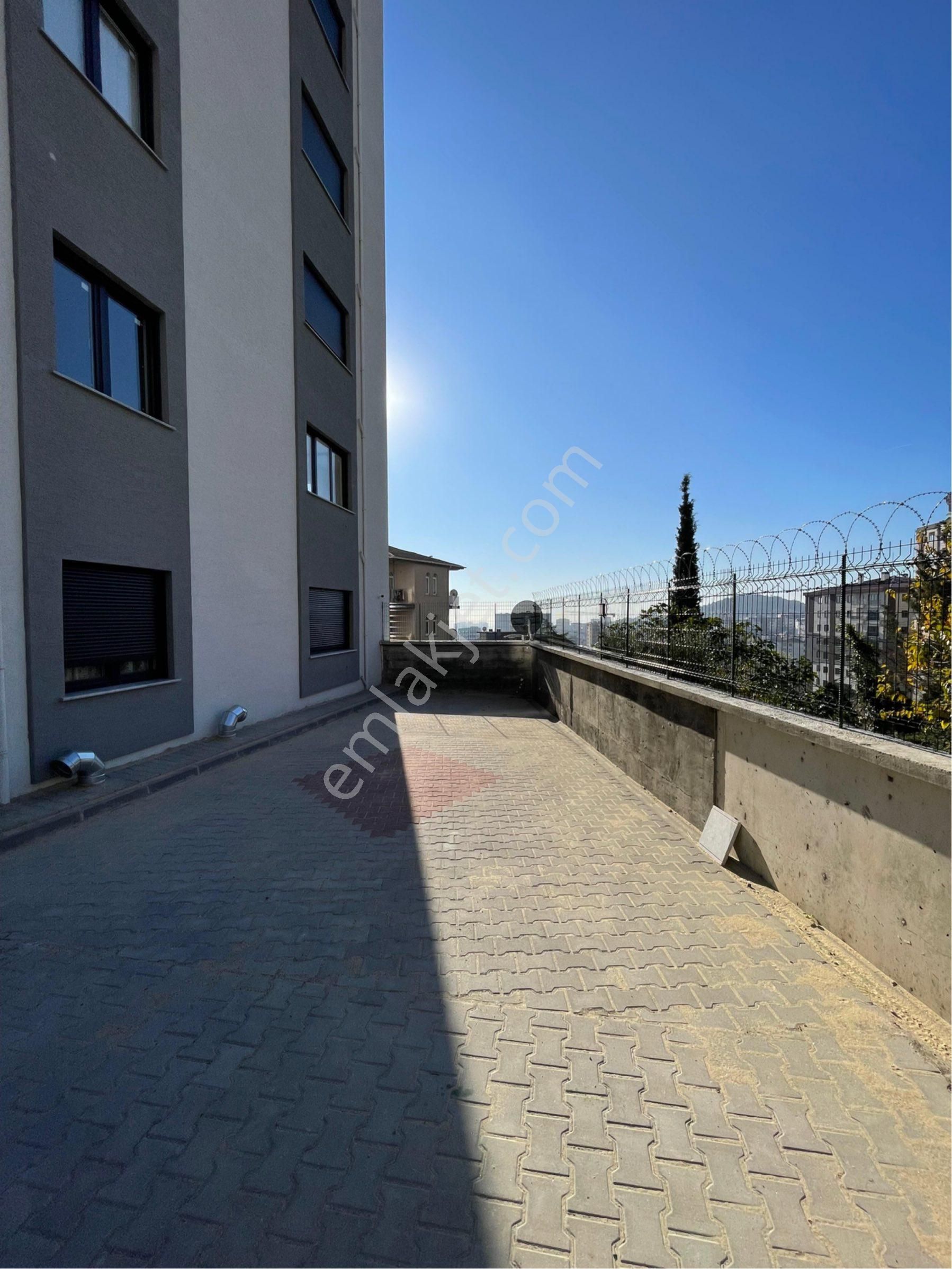 Pendikte Deniz Manzaralı Ebeveyn Wc Banyolu 3.kat Lüx Daire 110m2 - Görsel 34