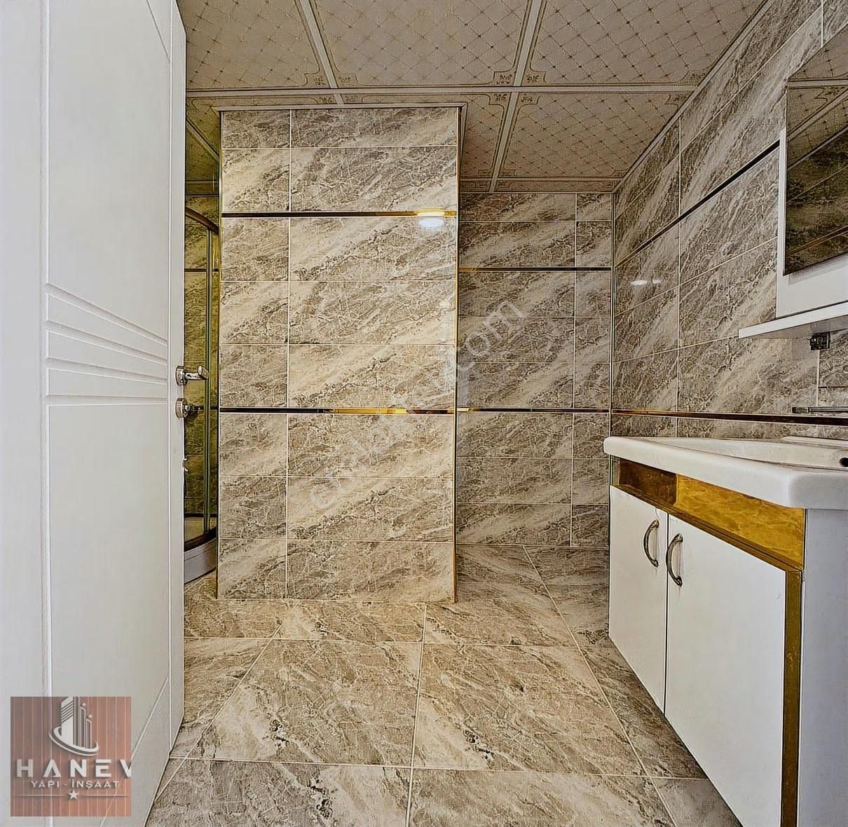 Metrobüse Komşu Aile Sitesin'de Satılık 3+1 Geniş Daire - Görsel 3