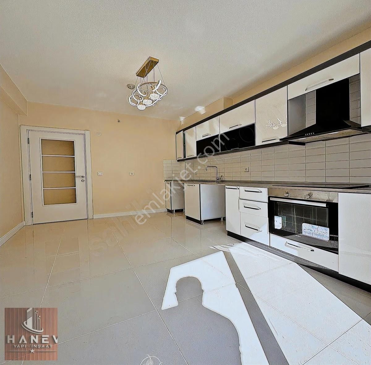 Metrobüse Komşu Aile Sitesin'de Satılık 3+1 Geniş Daire - Görsel 6