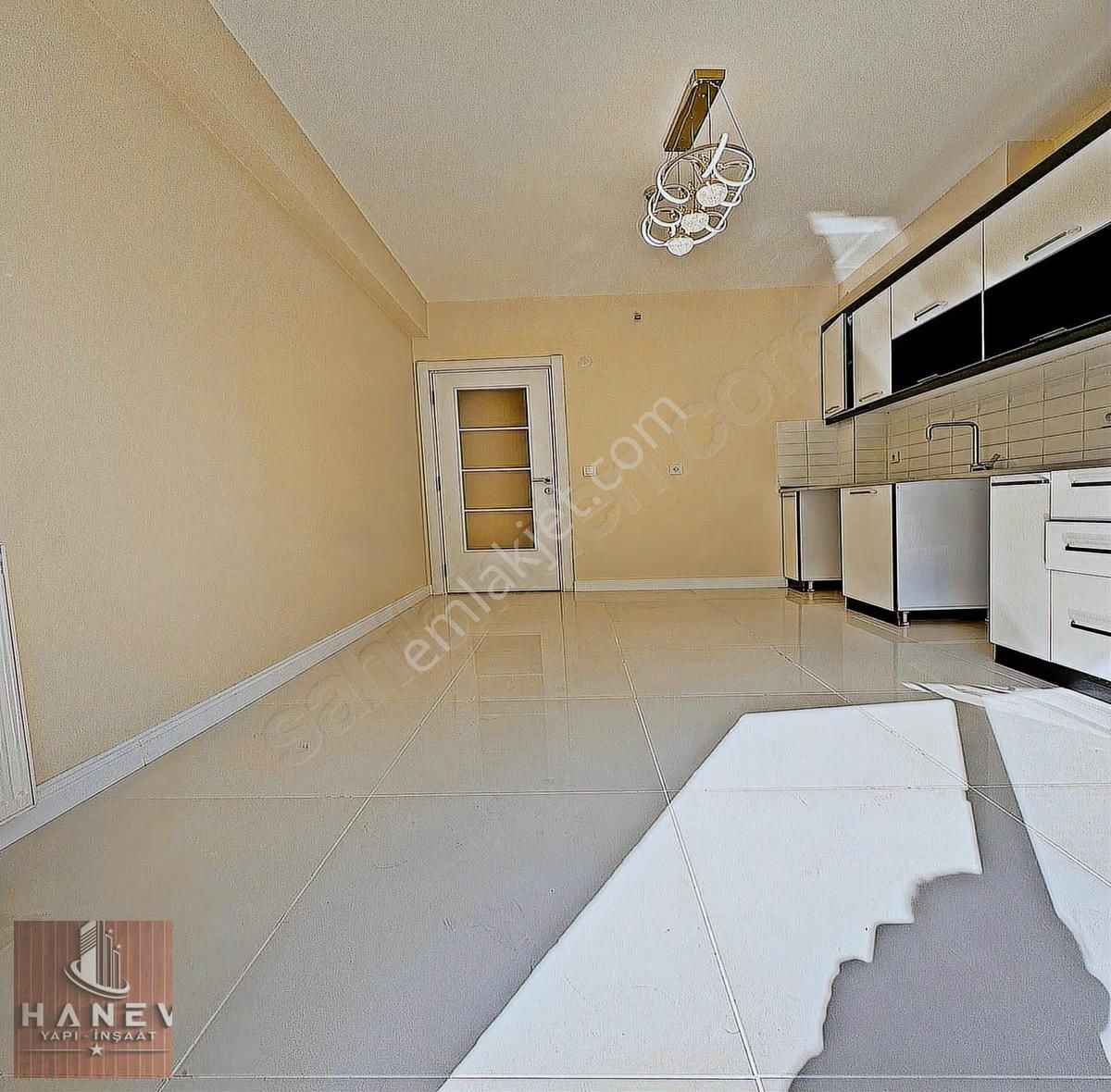 Metrobüse Komşu Aile Sitesin'de Satılık 3+1 Geniş Daire - Görsel 4