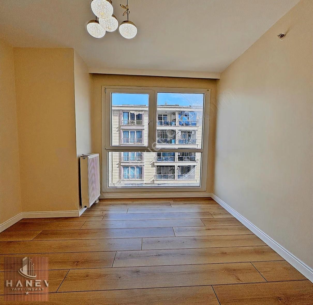 Metrobüse Komşu Aile Sitesin'de Satılık 3+1 Geniş Daire - Görsel 8