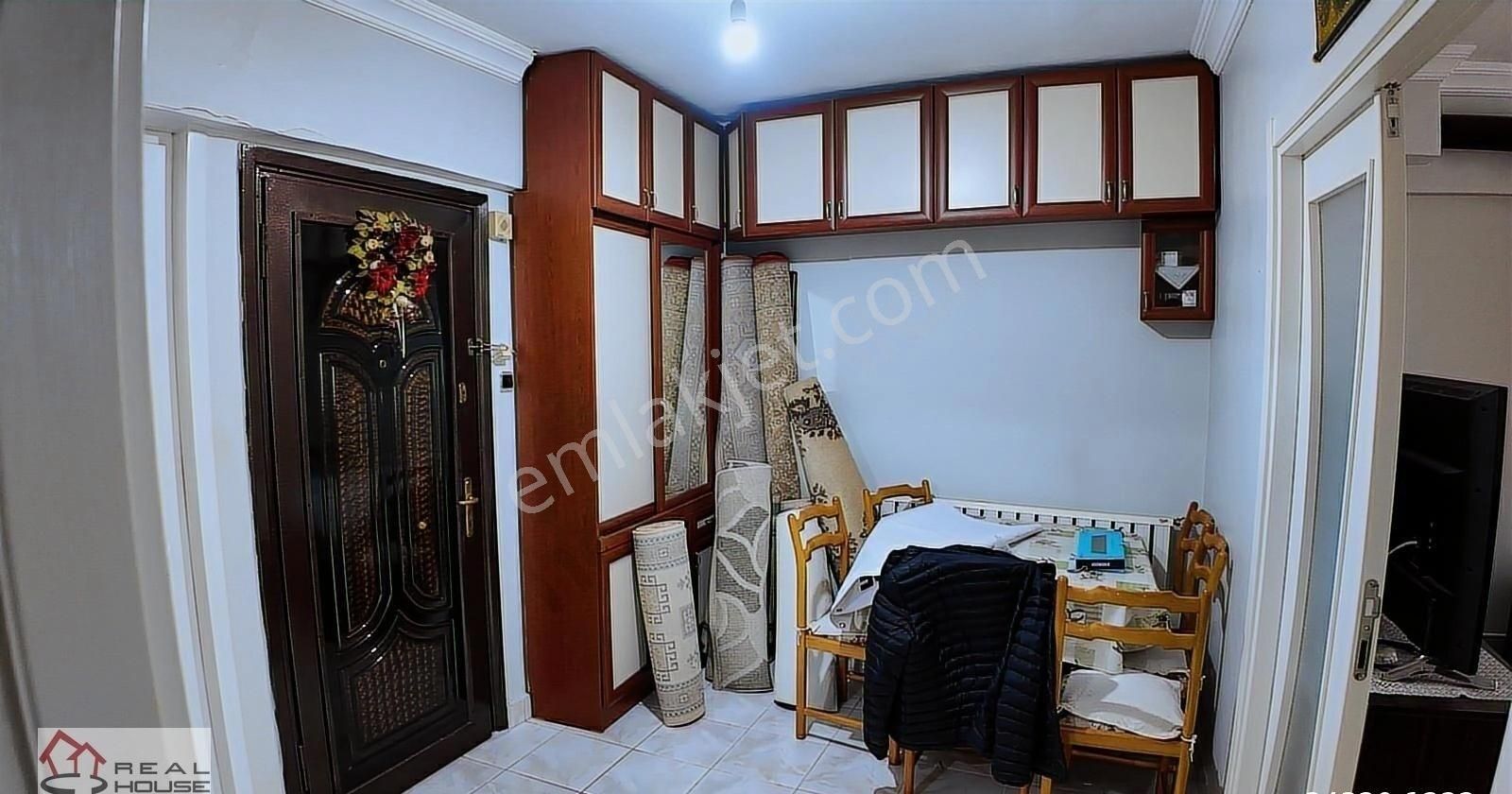 Bayrampaşa Orta Mh.de 3+1 Satılık Daire - Görsel 3