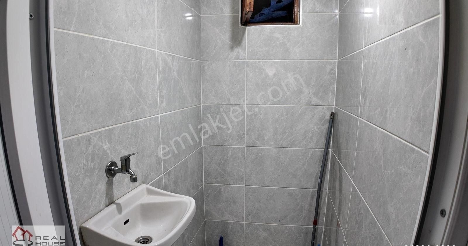 Bayrampaşa Orta Mh.de 3+1 Satılık Daire - Görsel 13