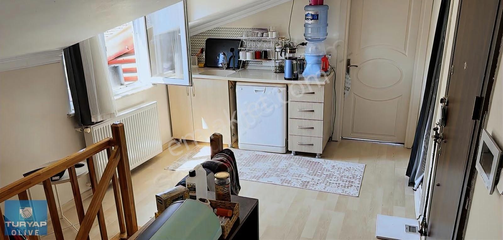 Üniversite Bölgesinde 1+1 Eşyalı Teraslı Kiralık Daire