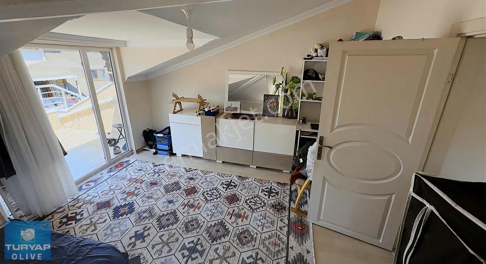 Üniversite Bölgesinde 1+1 Eşyalı Teraslı Kiralık Daire - Görsel 7