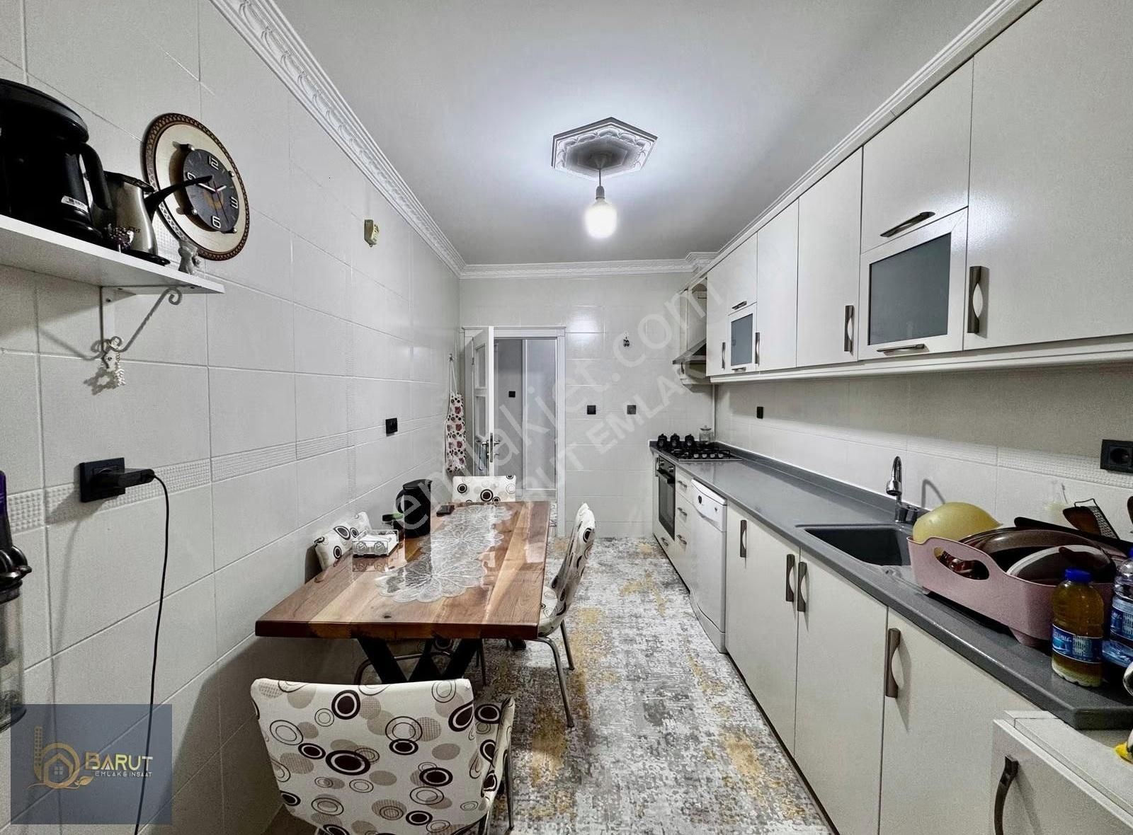 Baruttan Hicret Cami Yakını 140m2 Güney E.banyo Kiler 3+1 Daire - Görsel 3