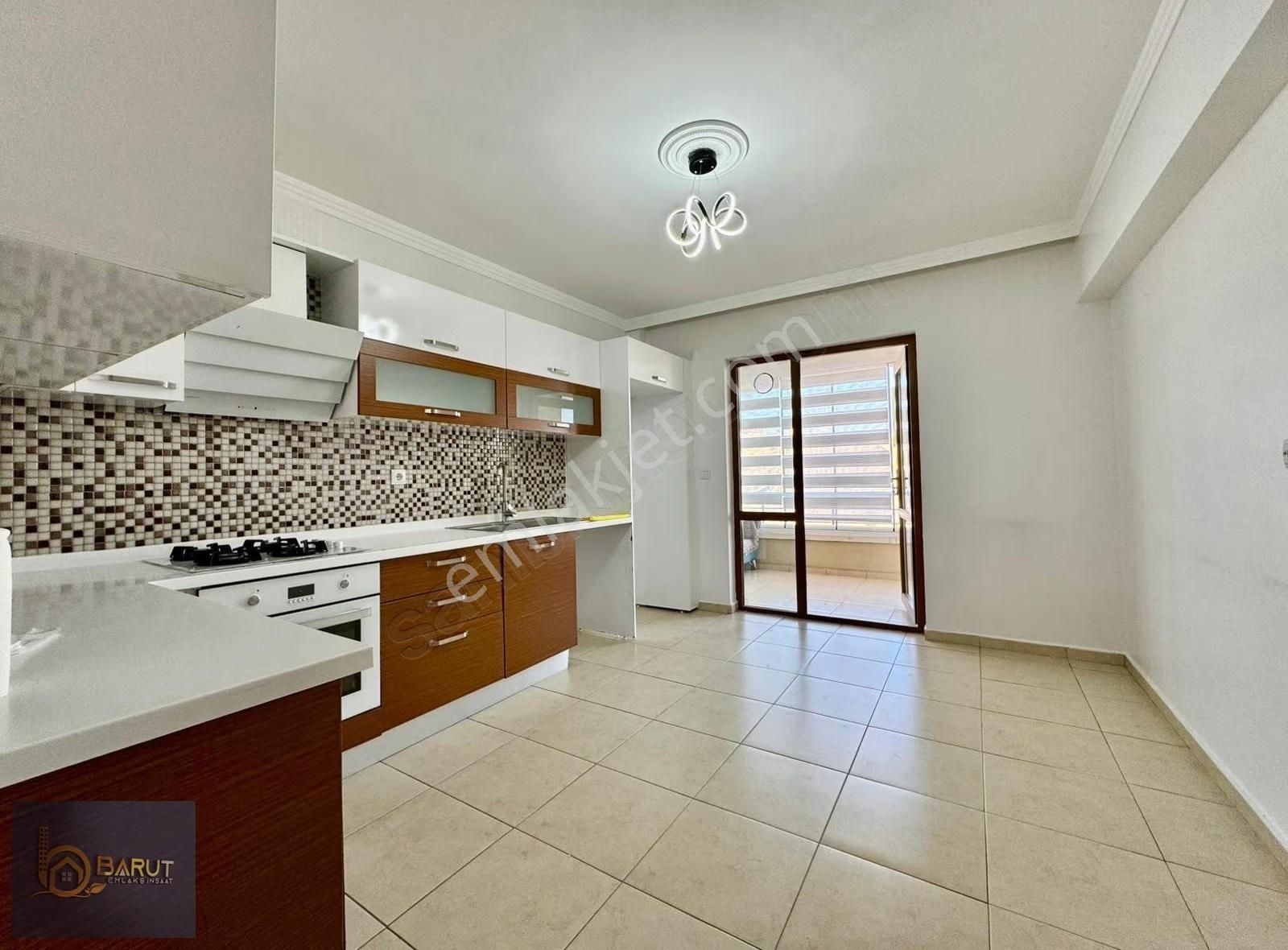 Barut Emlaktan Ayyıldızda Süper Manzaralı Lüks Sitede 3+1 Daire