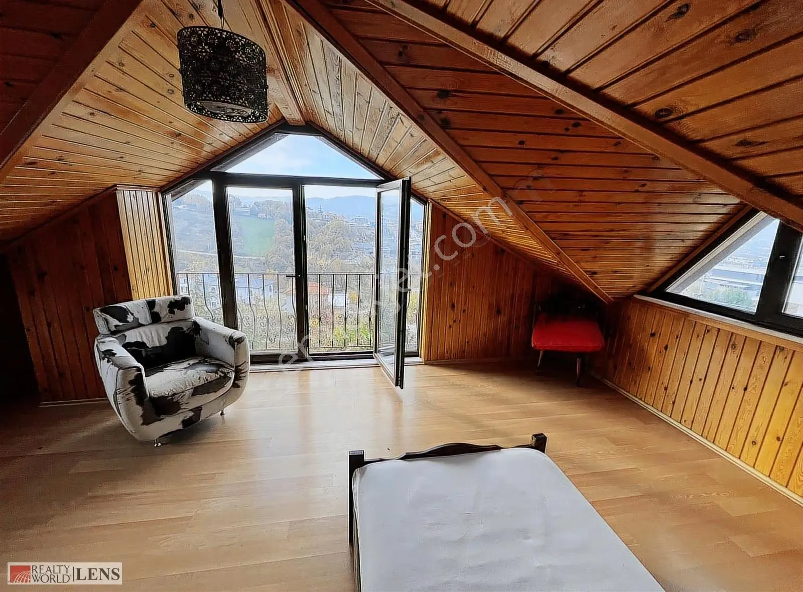 800 M² Köşe Parselde Panoramik Manzaralı Havuzlu Villa - Görsel 5