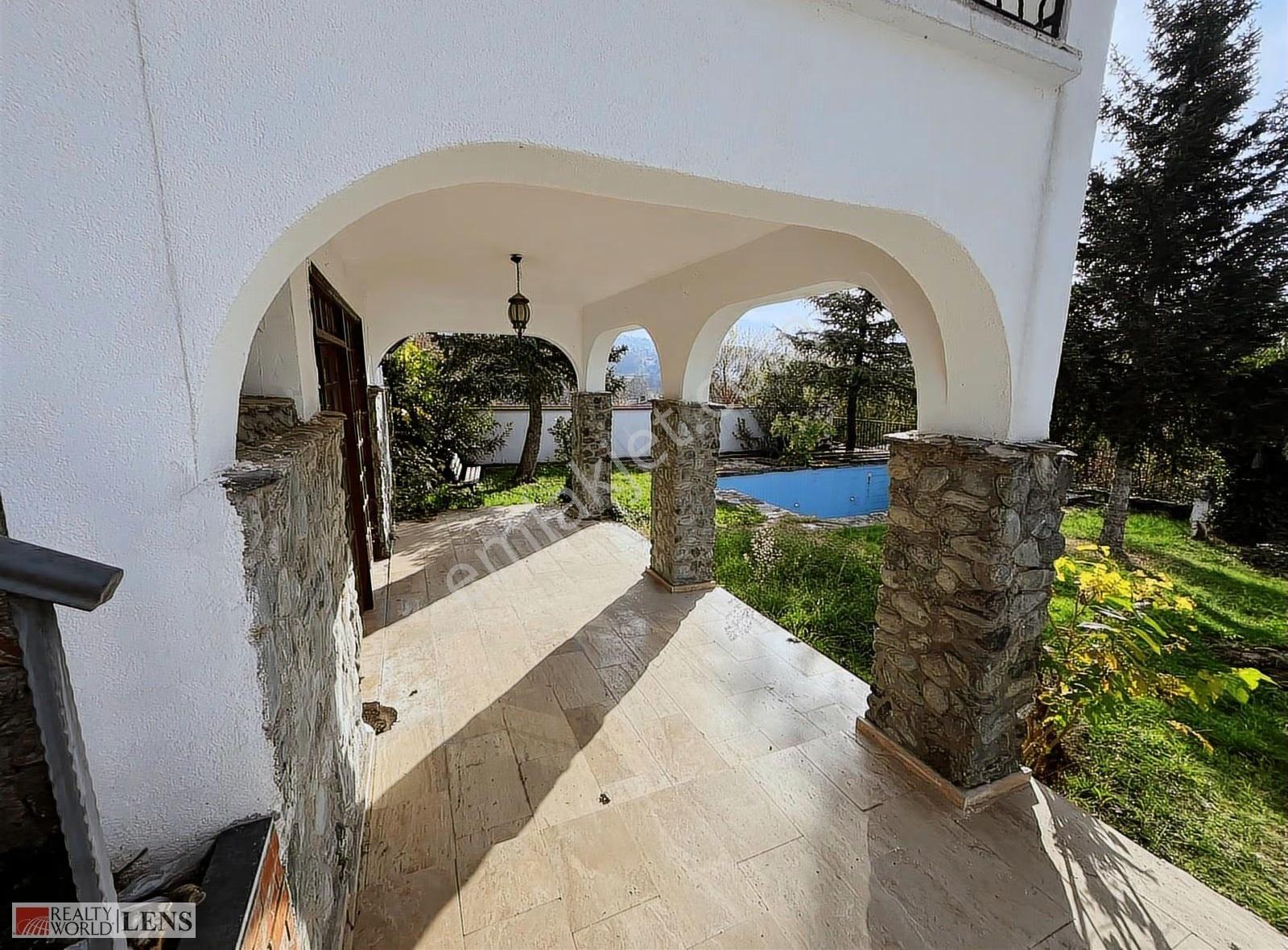 800 M² Köşe Parselde Panoramik Manzaralı Havuzlu Villa - Görsel 22