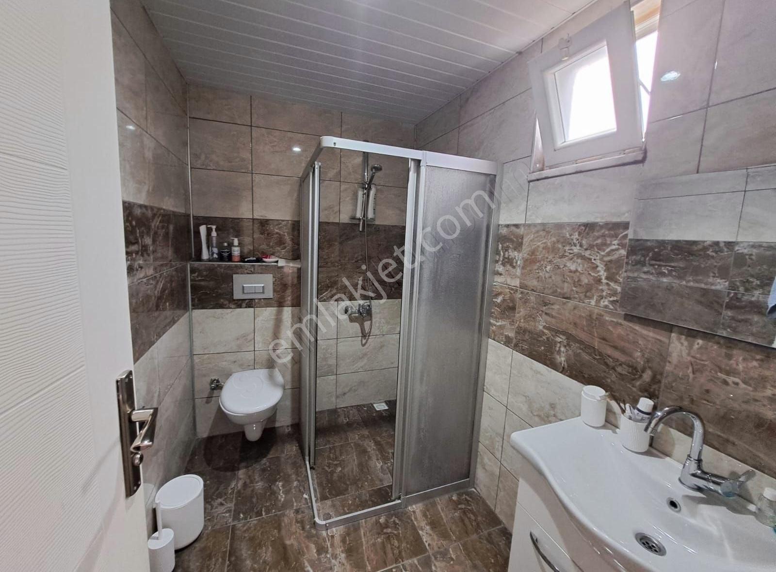 Öz Yıldız Emlaktan Barbaros Caddesinde Kiralık Kız Apartı - Görsel 5