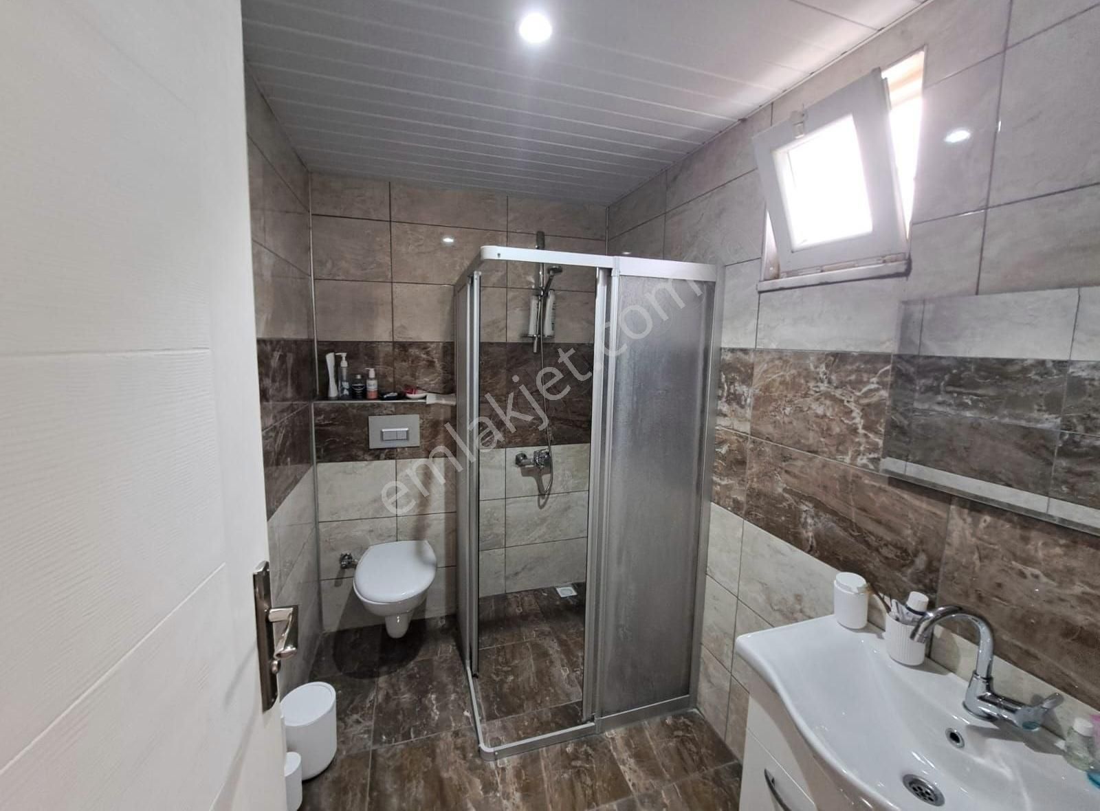 Öz Yıldız Emlaktan Barbaros Caddesinde Kiralık Kız Apartı - Görsel 7