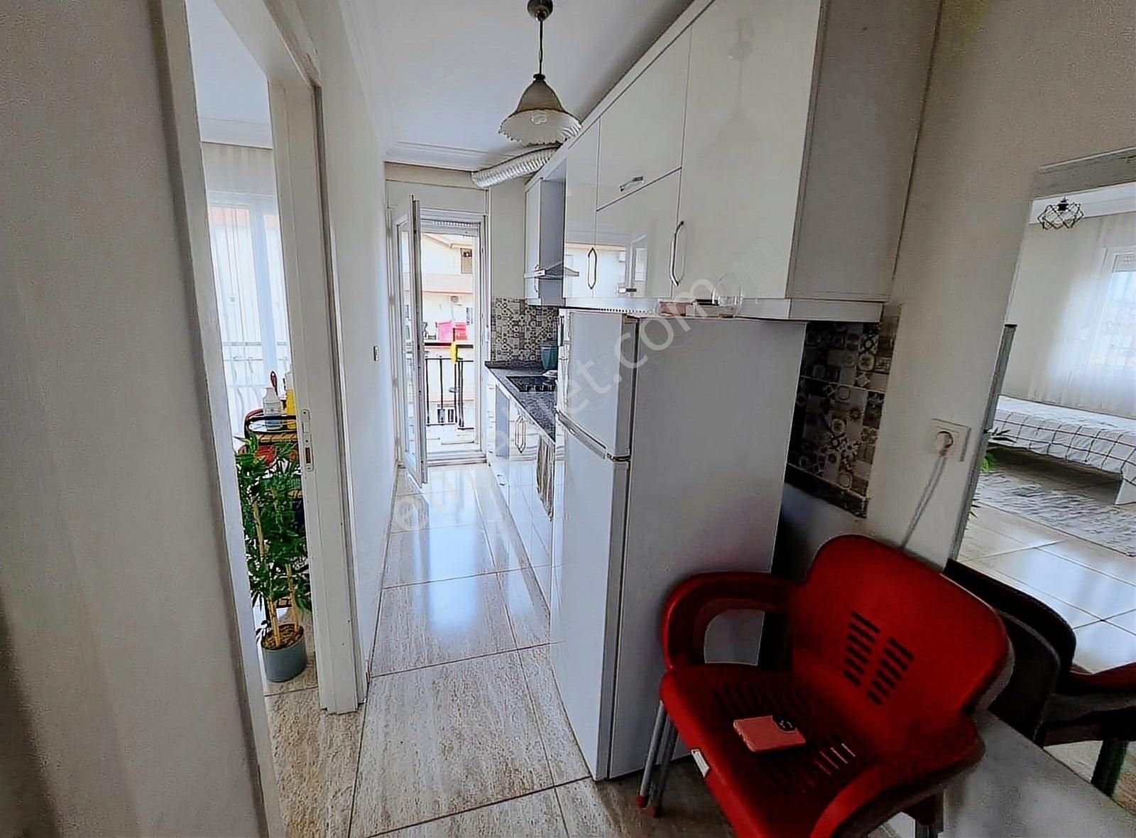 Öz Yıldız Emlaktan Barbaros Caddesinde Kiralık Kız Apartı