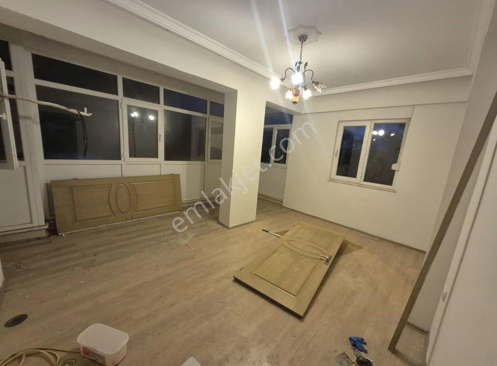 Öz Yıldız Emlaktan Barbaros Caddesinde 2+1 Kiralık Daire - Görsel 11