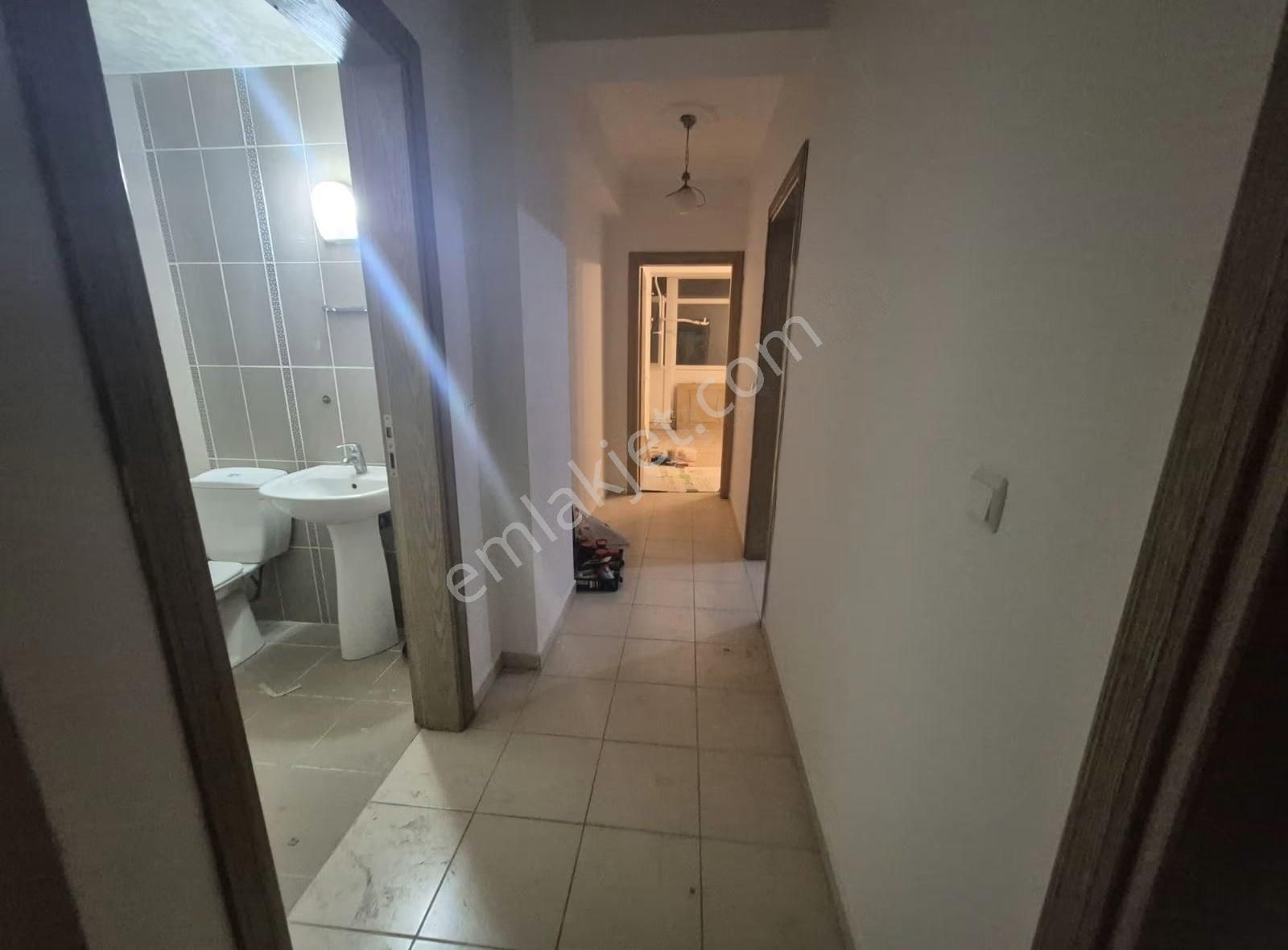 Öz Yıldız Emlaktan Barbaros Caddesinde 2+1 Kiralık Daire - Görsel 6