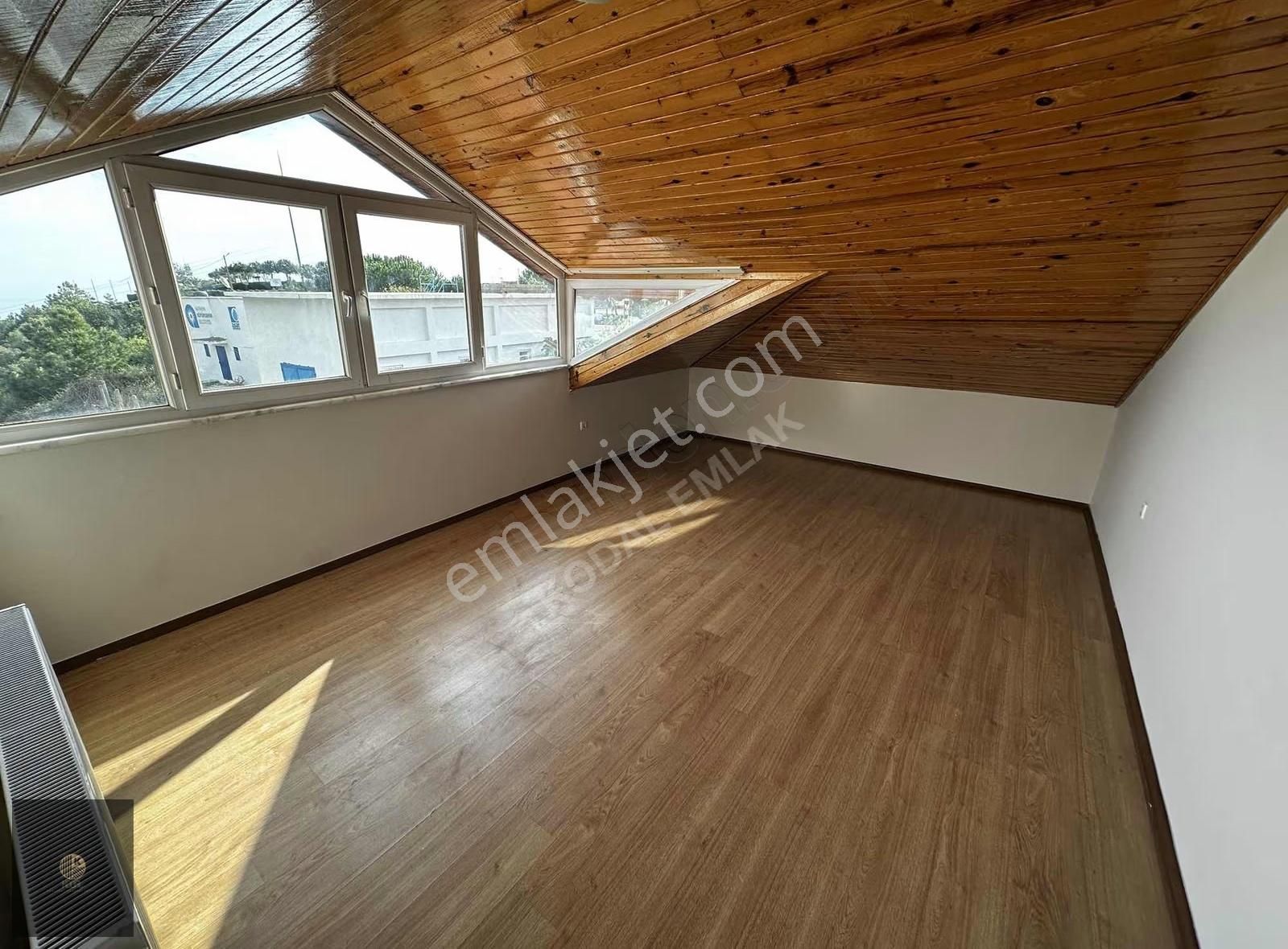 Alanya Büyükhasbahçe Mahallesin'de 5+1 Eşyasız Müstakil Villa