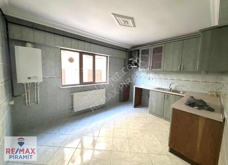 Acıbadem'de Geniş, Ferah Kiralık 3+1 - Görsel 3