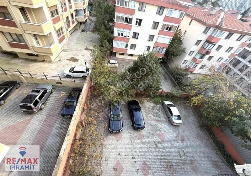 Acıbadem'de Geniş, Ferah Kiralık 3+1 - Görsel 13