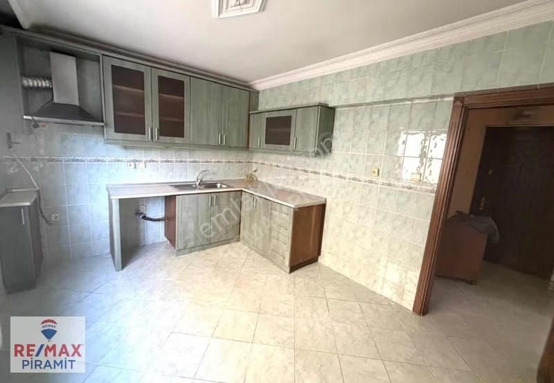 Acıbadem'de Geniş, Ferah Kiralık 3+1 - Görsel 14