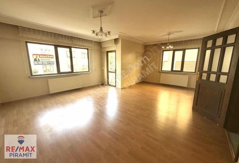 Acıbadem'de Geniş, Ferah Kiralık 3+1 - Görsel 11