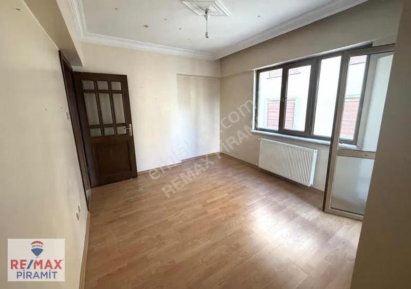 Acıbadem'de Geniş, Ferah Kiralık 3+1 - Görsel 12