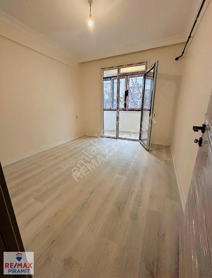 İcadiye Mah. Cumhuriyet Cad. 3+1 Ön Cephe Yeni Kiralık Daire - Görsel 3