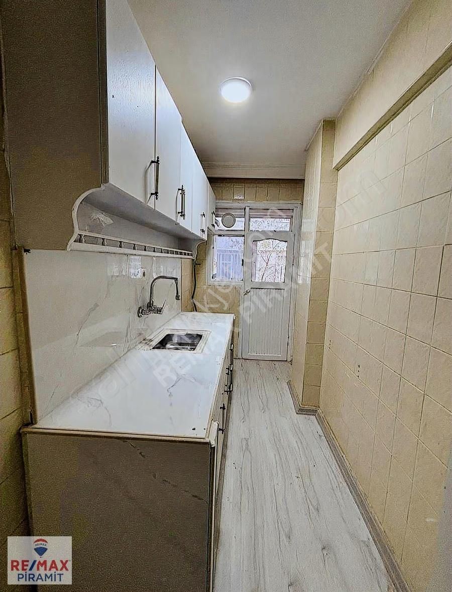 Üsküdar Merkezde Metroya Yakın | İçi Yapılı 2+1 | Satılık Daire - Görsel 8