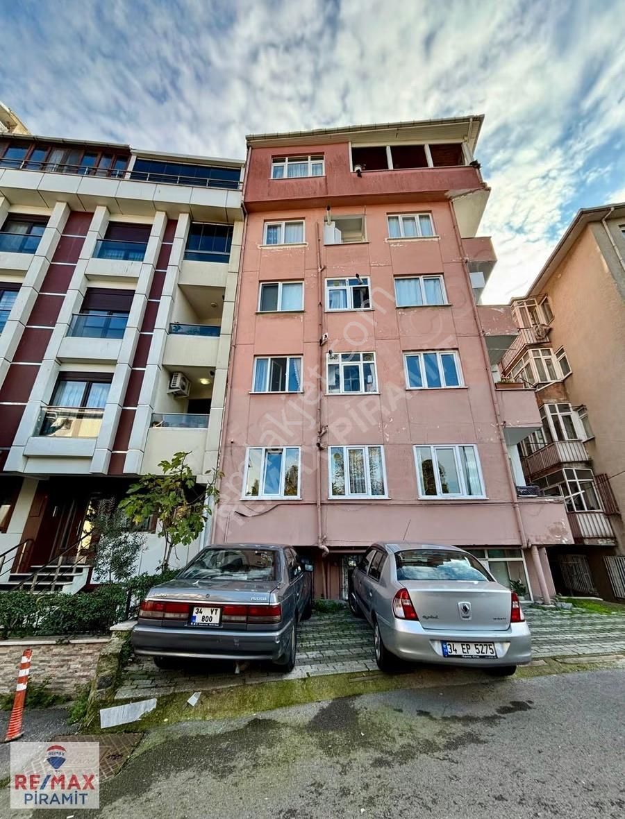 Üsküdar Merkezde Metroya Yakın | İçi Yapılı 2+1 | Satılık Daire - Görsel 3