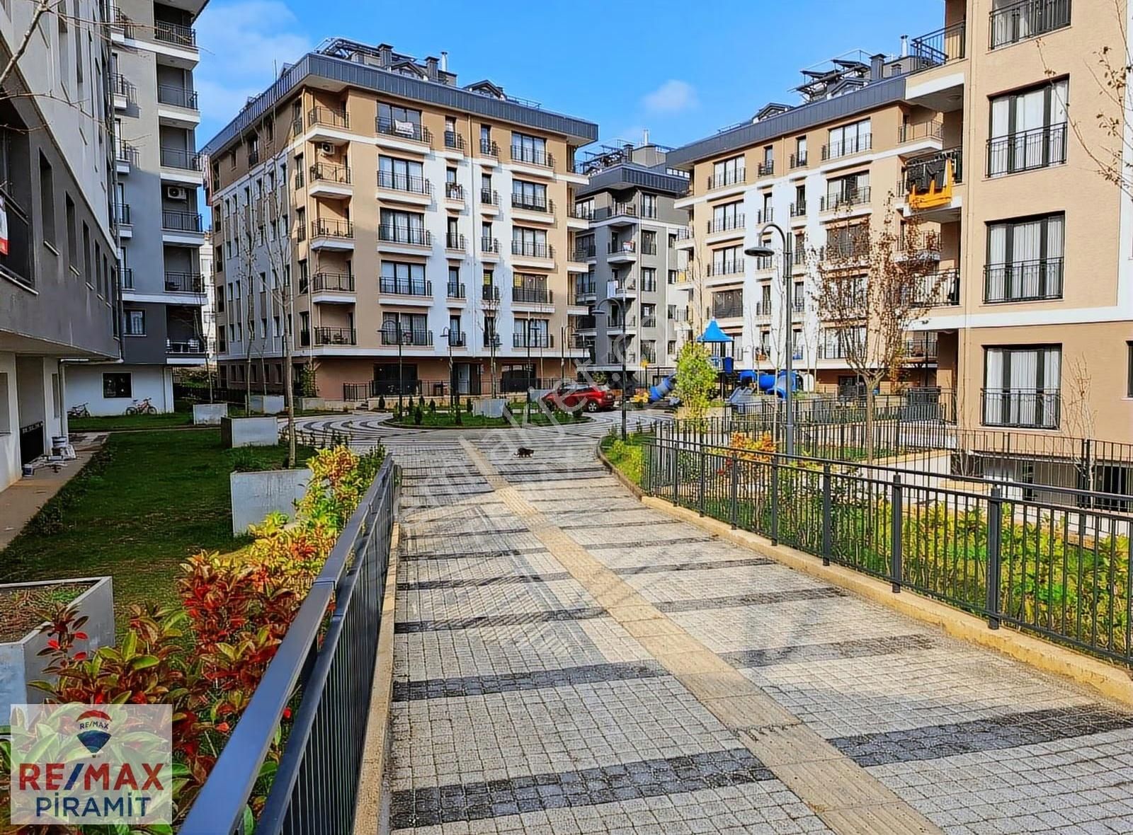Üsküdar Kandilli'de Özevim Sitesi 3+1 100 M2 Satılık Daire
