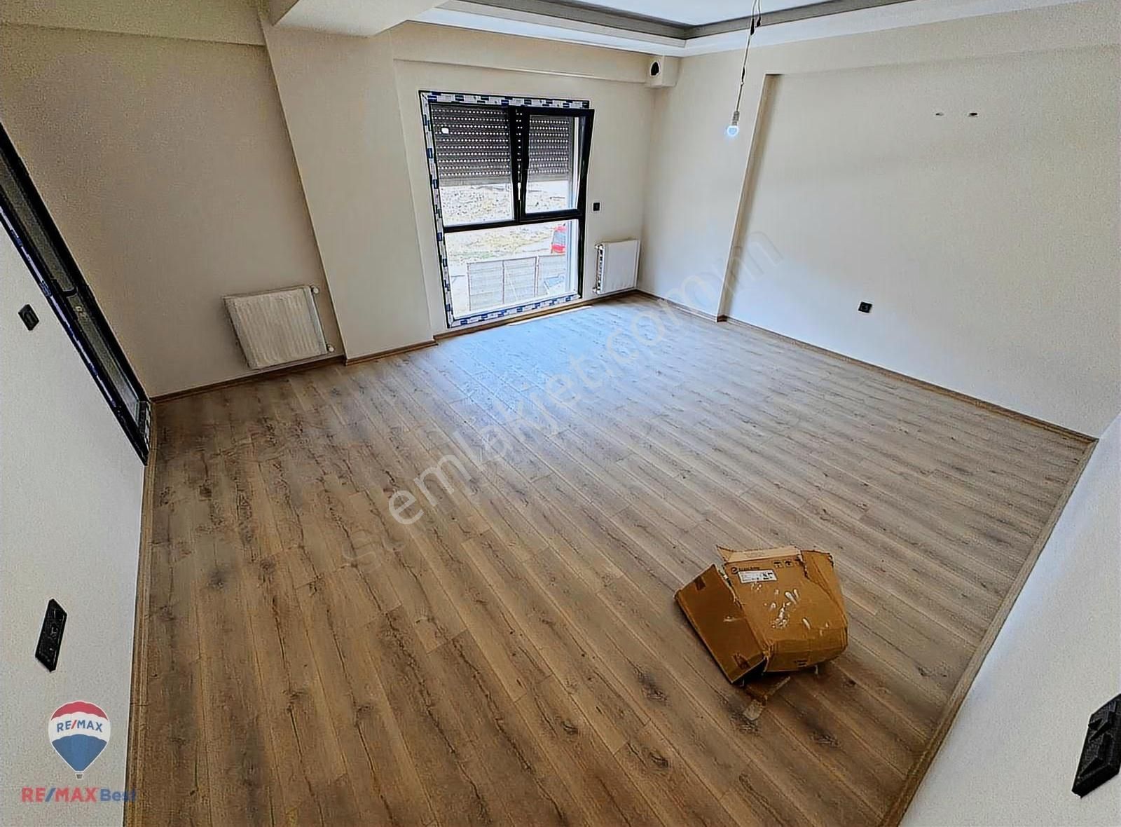 15 Kapalı Mutfaklı 2+1 Asansörlü & Otoparklı Merkezı Konumda - Görsel 5