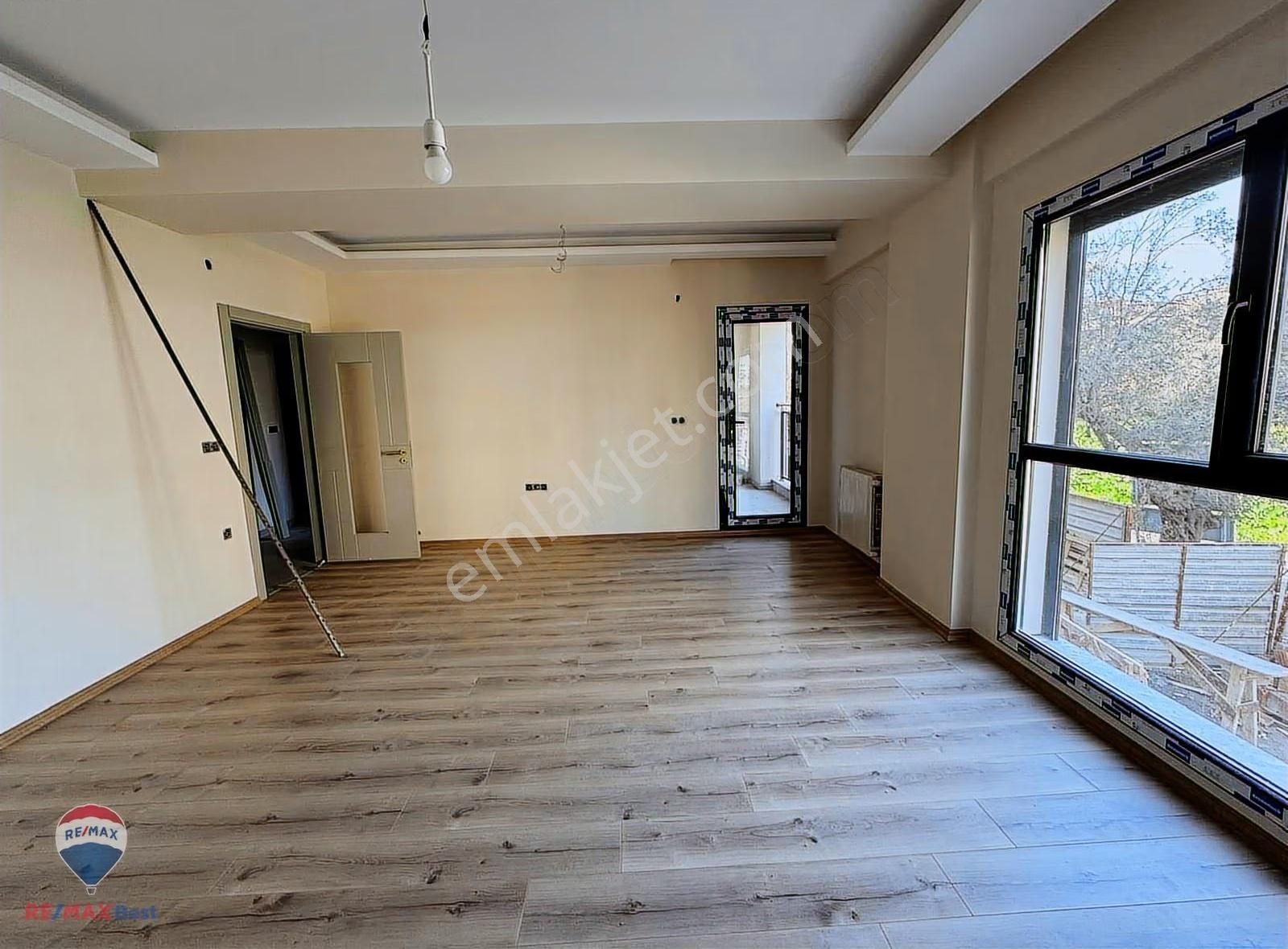 15 Kapalı Mutfaklı 2+1 Asansörlü & Otoparklı Merkezı Konumda - Görsel 7