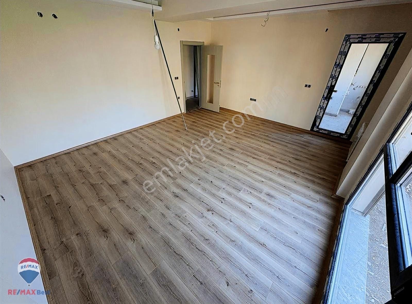 15 Kapalı Mutfaklı 2+1 Asansörlü & Otoparklı Merkezı Konumda - Görsel 19