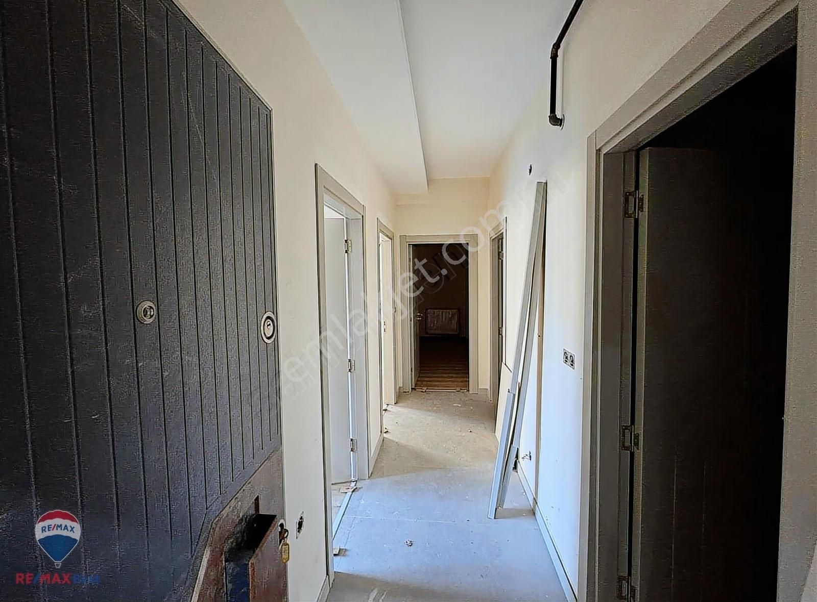 15 Kapalı Mutfaklı 2+1 Asansörlü & Otoparklı Merkezı Konumda - Görsel 13