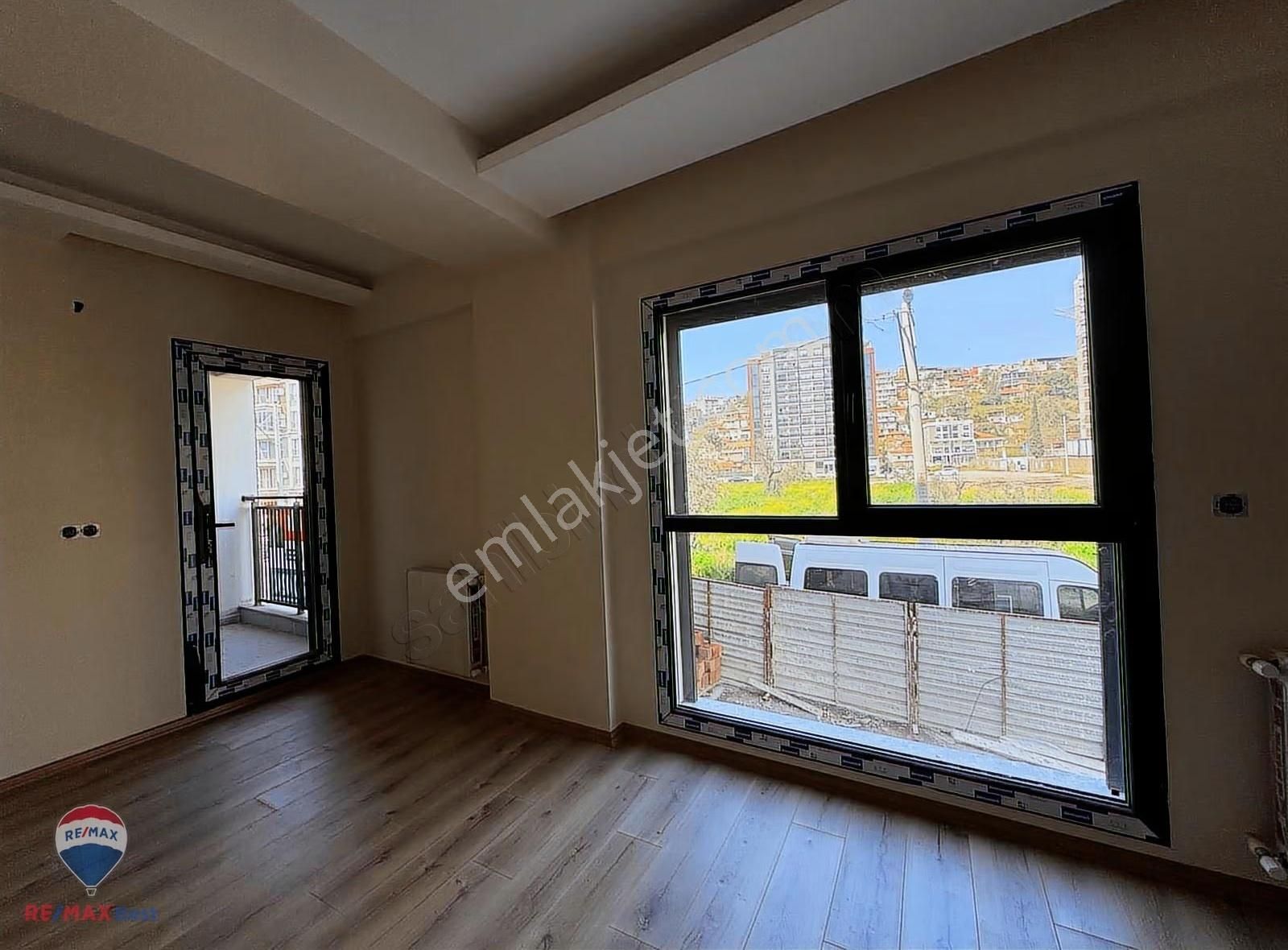 15 Kapalı Mutfaklı 2+1 Asansörlü & Otoparklı Merkezı Konumda - Görsel 18