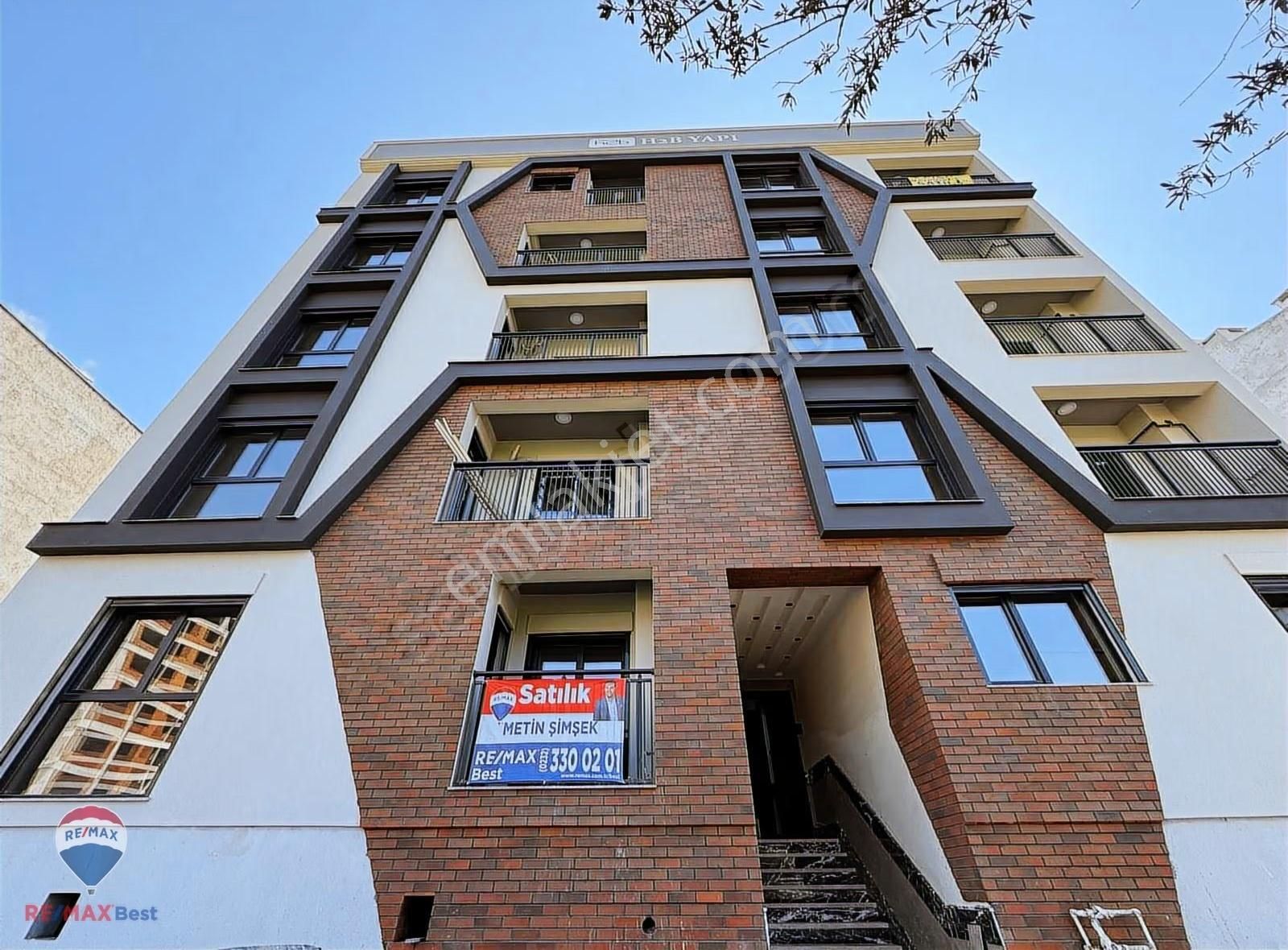 15 Kapalı Mutfaklı 2+1 Asansörlü & Otoparklı Merkezı Konumda