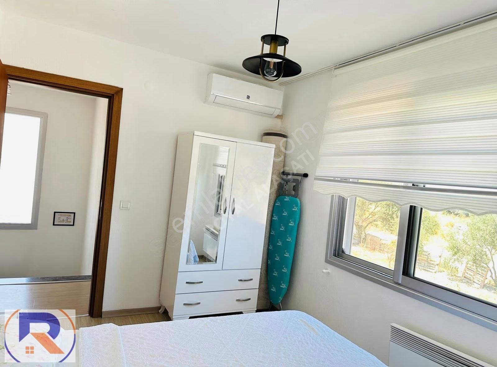 Alaçatıda Müstakil Havuzlu Bahçeli Kiralık 3+1 Villa - Görsel 24