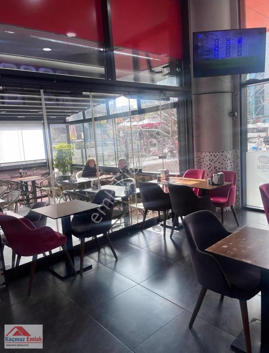 Kozyatağı Bayar Caddesinde Devren Satılık Büfe Cafe - Görsel 19