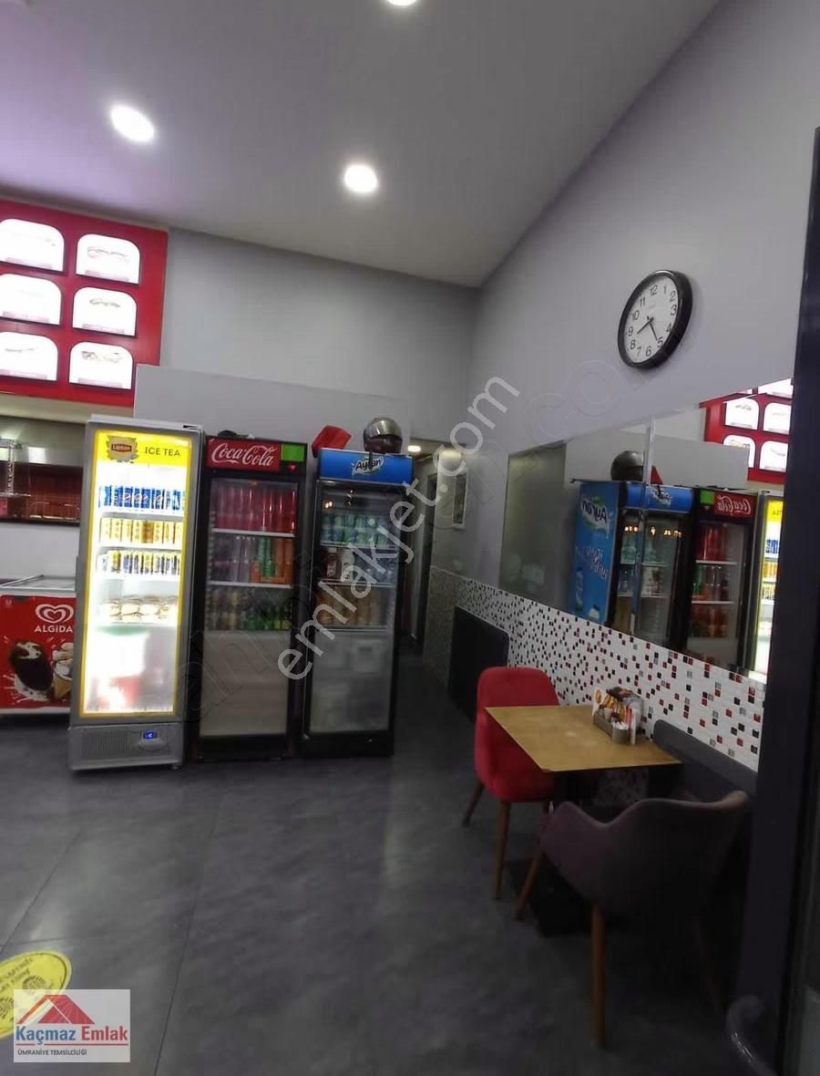 Kozyatağı Bayar Caddesinde Devren Satılık Büfe Cafe - Görsel 23