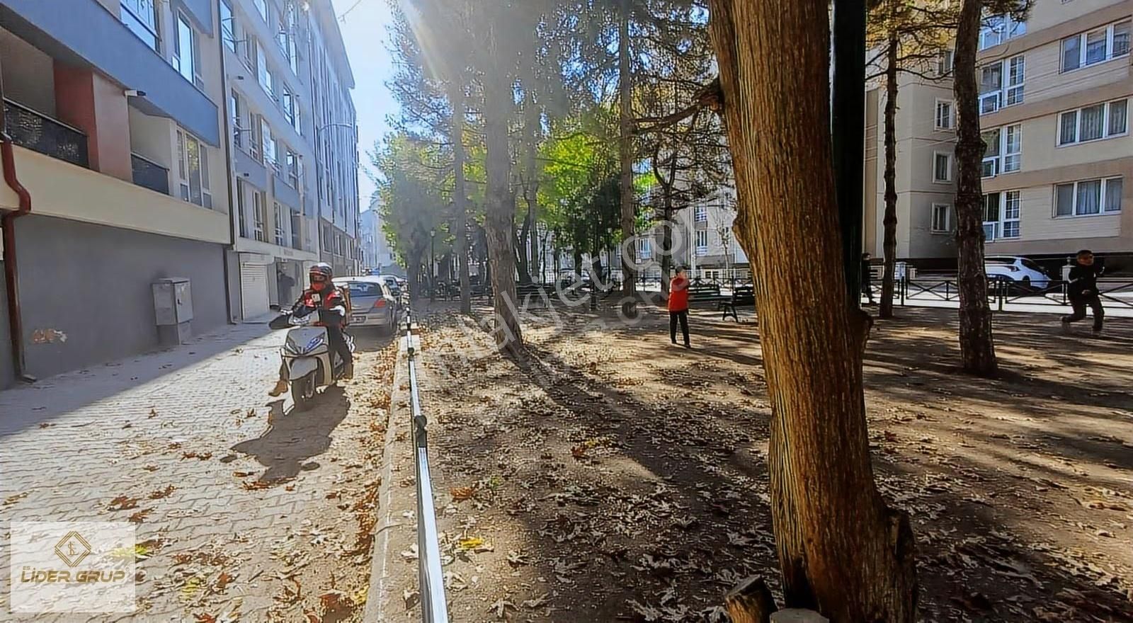 Eslider Emlaktan Park Karşısı Satılık 3+1