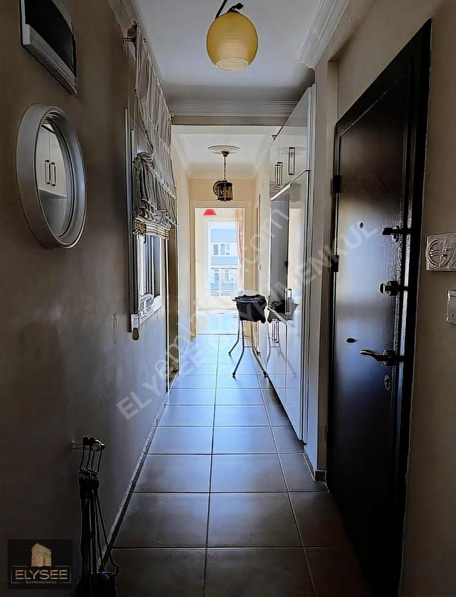 Davutlar Merkez De Satılık 2+1 Çift Cepheli Ferah Geniş Daire - Görsel 4