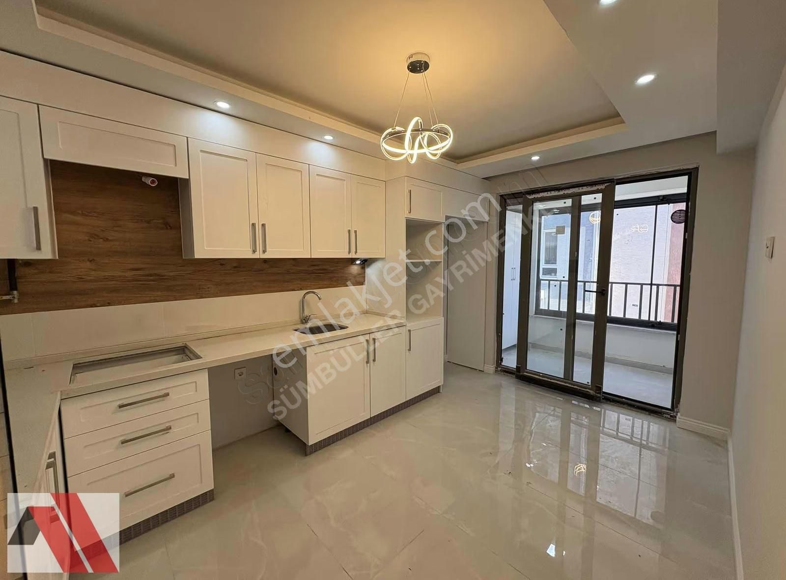 Sümbüller'den Gündüz Ökçün Yakını Y. Isıtmalı E. Banyolu Lüx 3+1