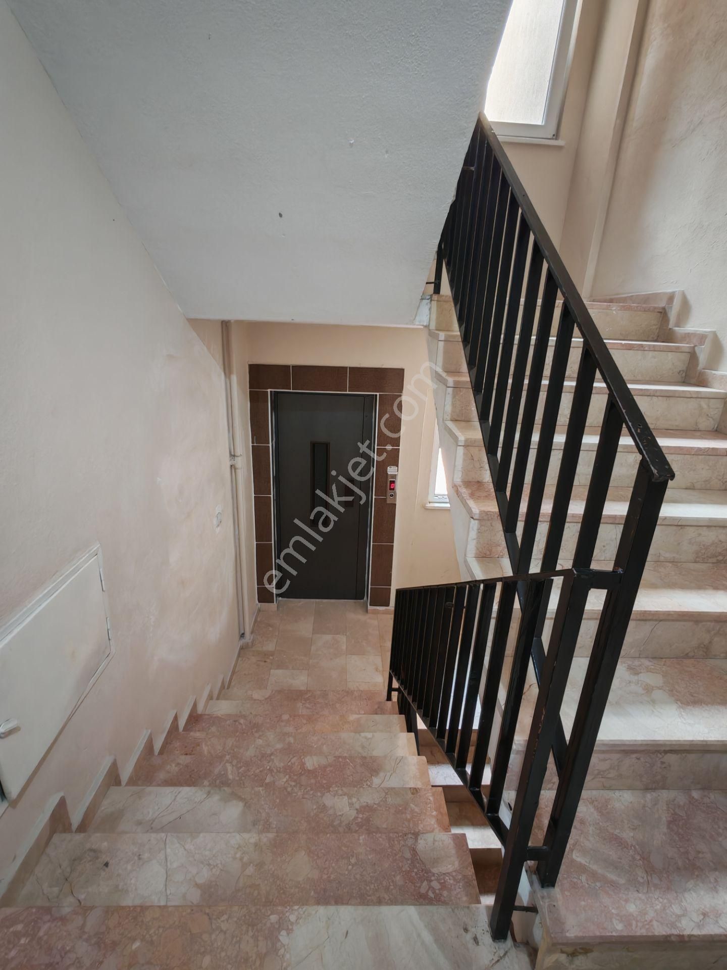 Mudanya Yeni Mahallede Deniz Manzaralı Kiralık Daire - Görsel 2