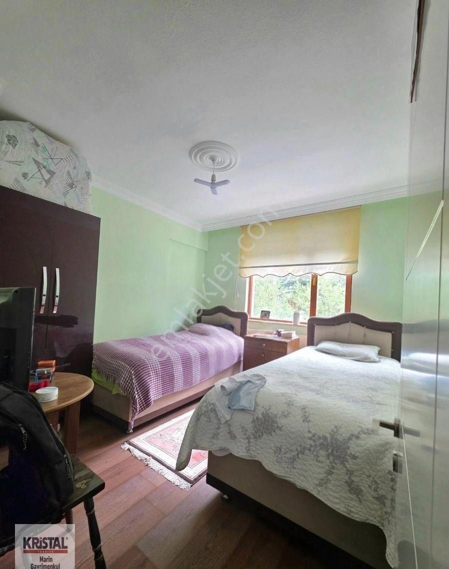 Güzelyalı Yeni Mahallede Kısmen Deniz Manzaralı Satılık Daire - Görsel 2