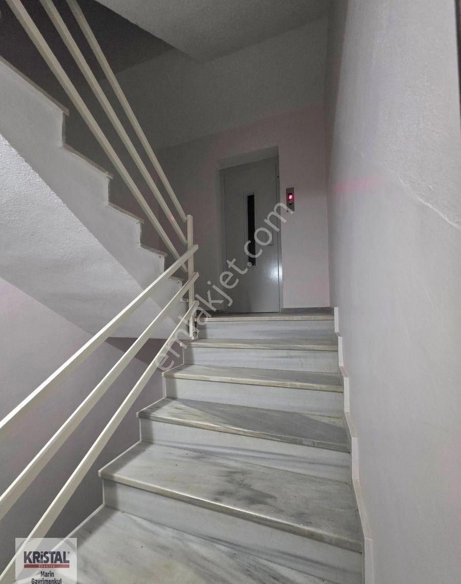 Güzelyalı Yeni Mahallede Kısmen Deniz Manzaralı Satılık Daire - Görsel 8
