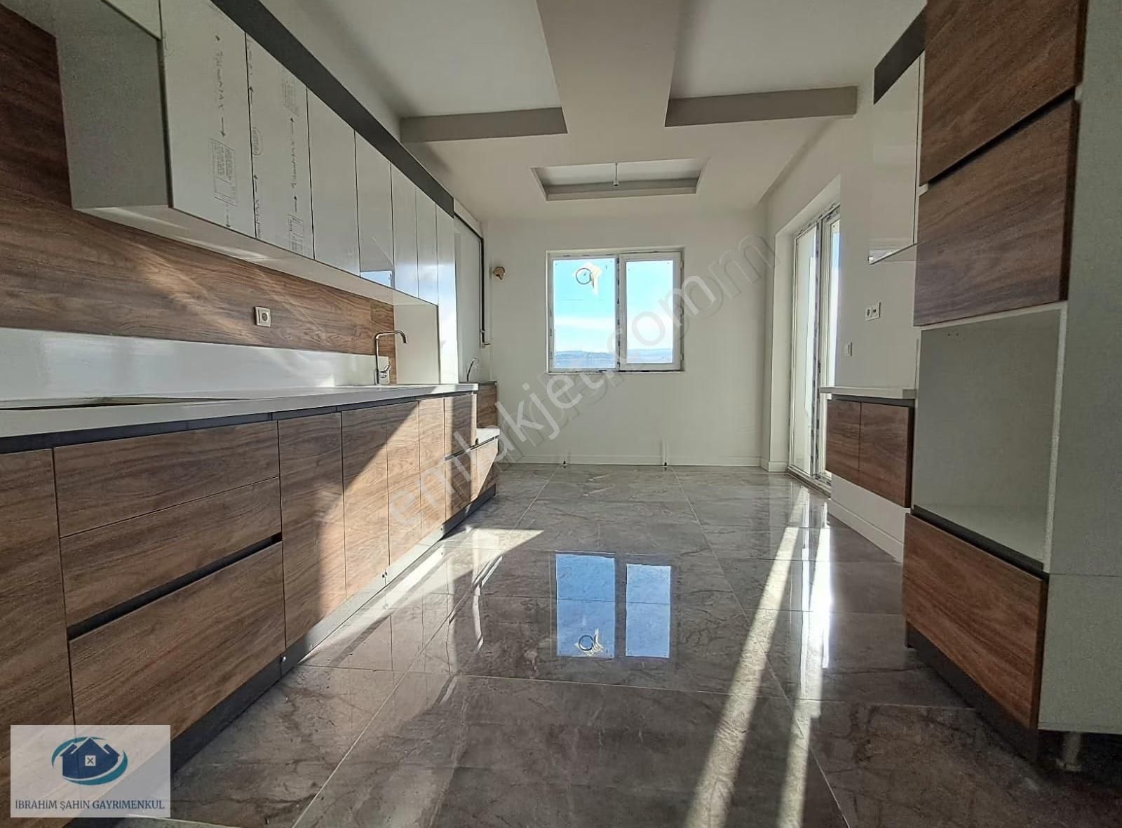 Ayyıldız Mah. 3+1 Satılık Sıfır Ultra Geniş Giyinme Odalı Daire - Görsel 8