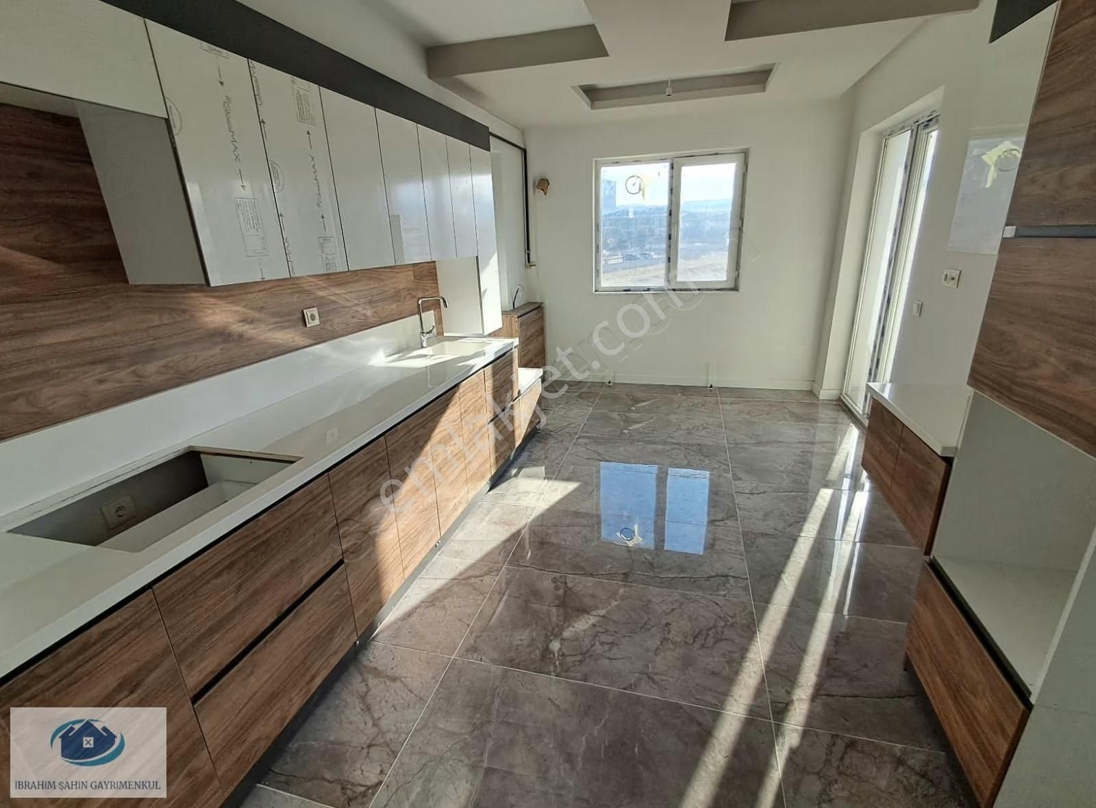 Ayyıldız Mah. 3+1 Satılık Sıfır Ultra Geniş Giyinme Odalı Daire - Görsel 3