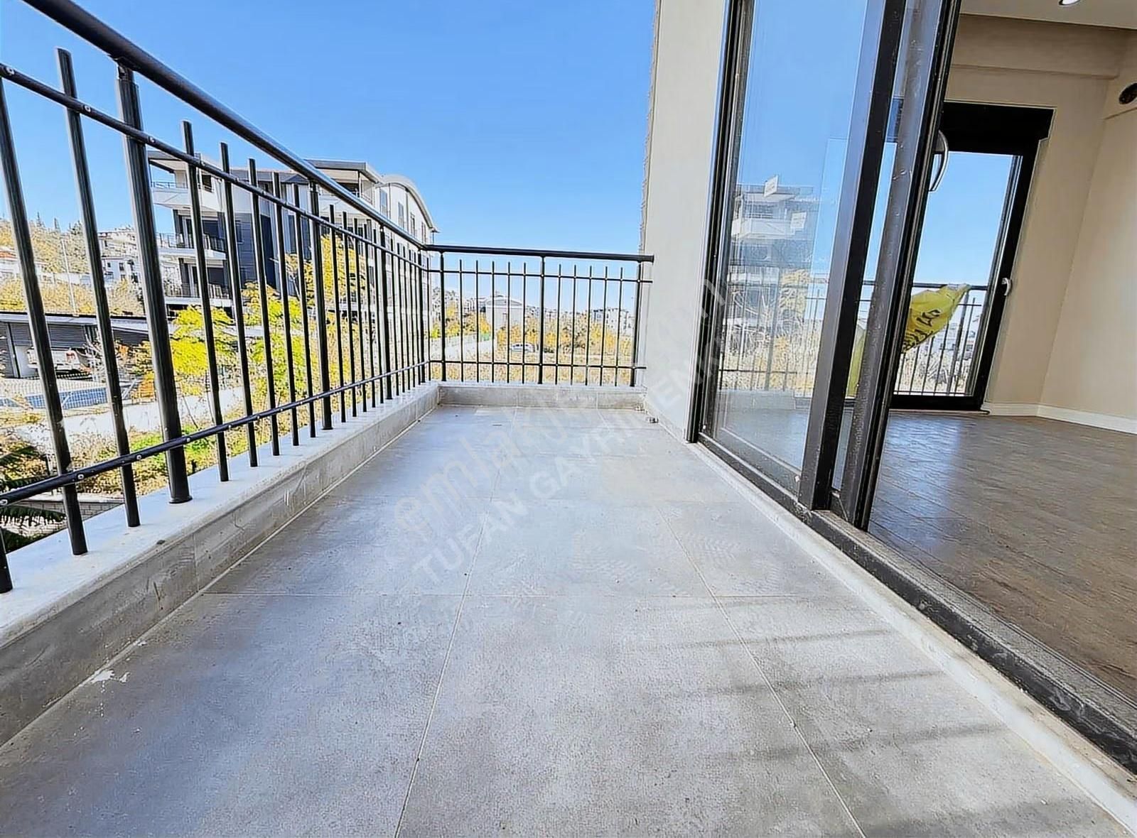 Ilıca Merkez | Geniş Metrekare 2+1 | Modern Mimari | Ara Kat - Görsel 3